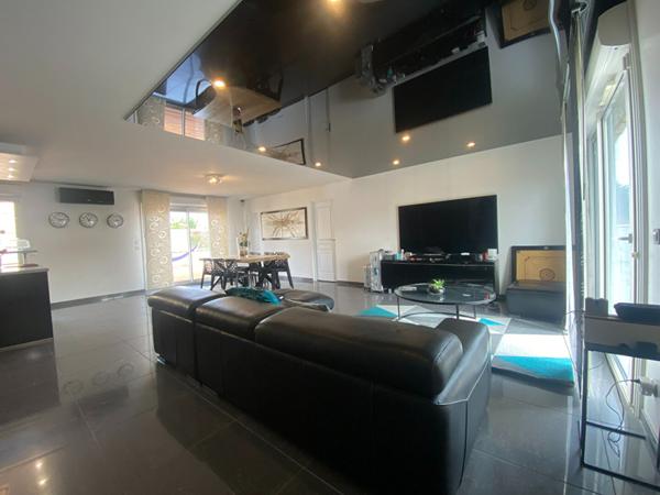 SAINT SULPICE LA POINTE Villa 6 pièces de 145 m3 avec piscine