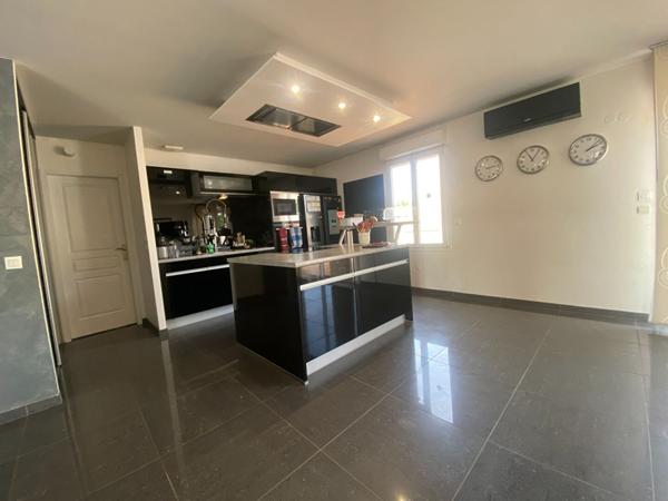 SAINT SULPICE LA POINTE Villa 6 pièces de 145 m3 avec piscine