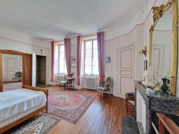 Maison 12 pièce(s) 7 chambre(s) 262.19 m²