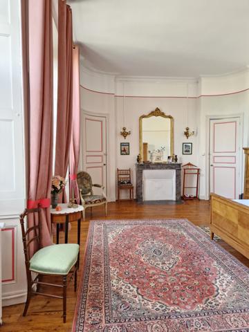 Maison 12 pièce(s) 7 chambre(s) 262.19 m²