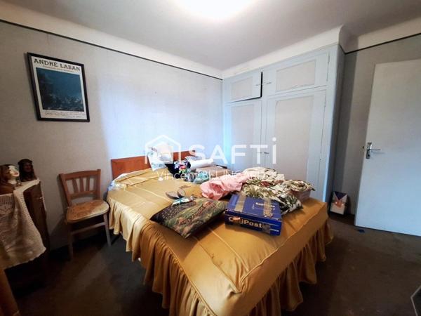 Maison à rénover avec garage et dépendance