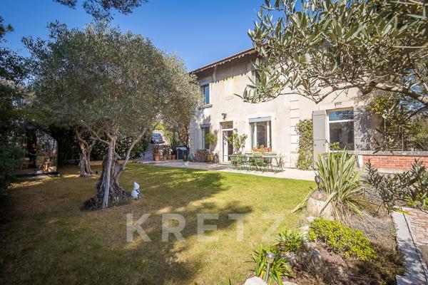 Propriété historique avec vue Palais des Papes