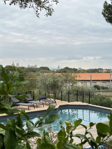 Propriété historique avec vue Palais des Papes