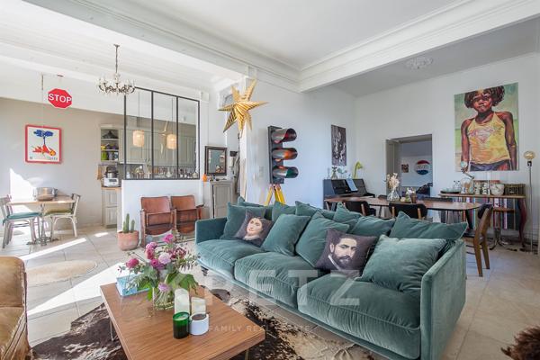 Propriété historique avec vue Palais des Papes