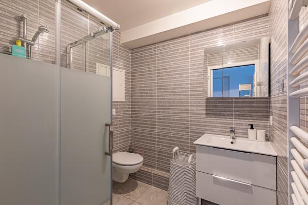 STUDIO 21 m² ? 157 000  ? INVESTISSEMENT LOCATIF ? MÉTRO LIGNE 7