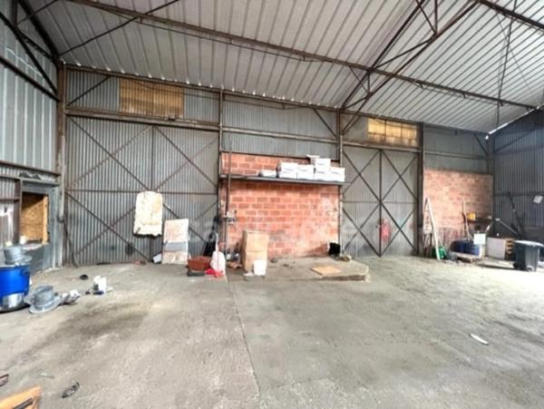 Dpt Charente Maritime (17), à vendre proche de SAINTES Entrepots parkings et Bureaux