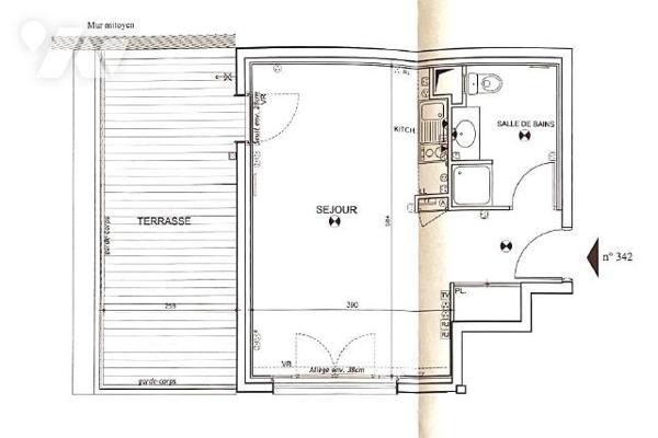 PARIS 18 / LA FOURCHE - GRAND STUDIO DERNIER ÉTAGE AVEC TERRASSE + PARKING EN OPTION