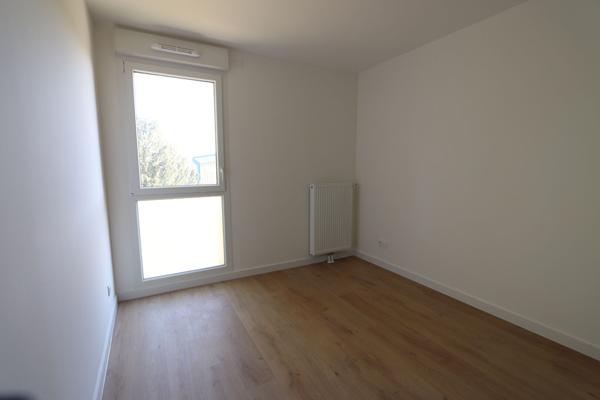 T3 PROCHE COMMERCES ET TRANSPORTS