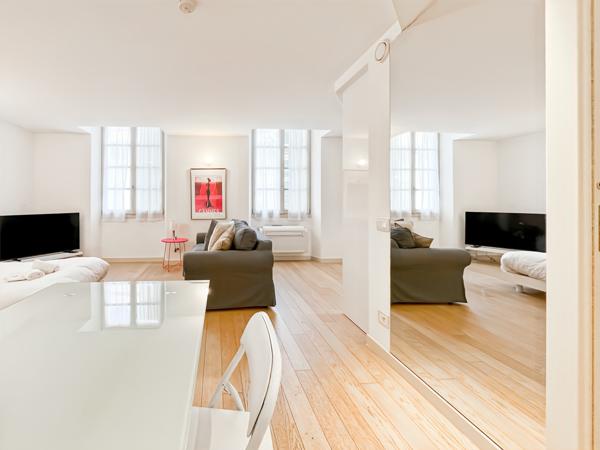 Cannes (06400) Très beau studio au 3ème d'un très bel immeuble