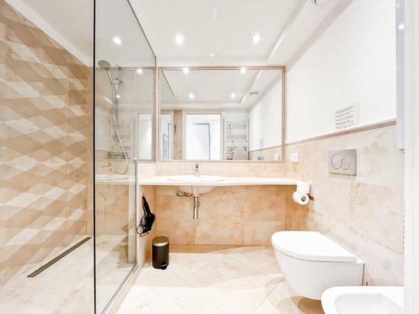 Cannes (06400) Très beau studio au 3ème d'un très bel immeuble