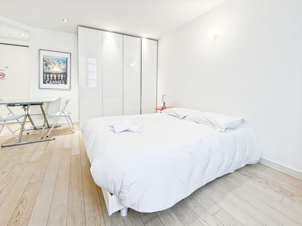 Cannes (06400) Très beau studio au 3ème d'un très bel immeuble