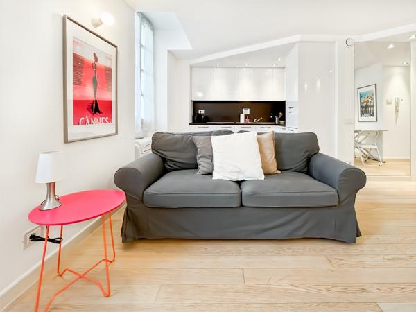 Cannes (06400) Très beau studio au 3ème d'un très bel immeuble