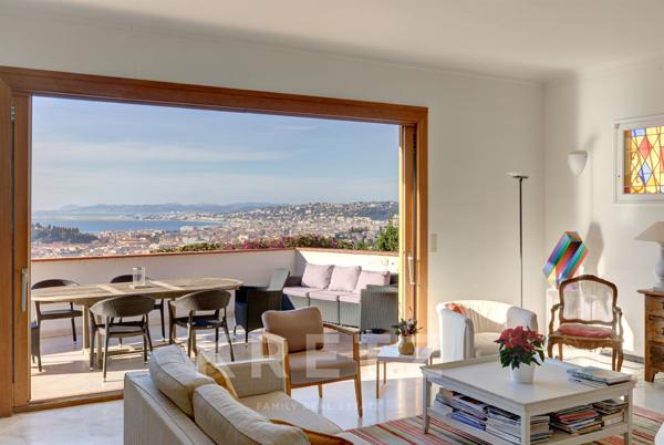 Villa vue mer imprenable au pied de la forêt communale de Vinaigrier