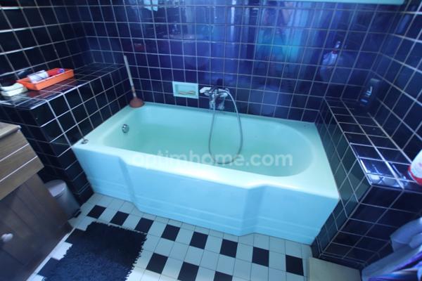 MAISON 4 CHAMBRES à rénover située dans un environnement calme proche du centre ville