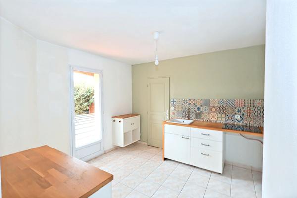 Maison 4 pièces (possibilité 5) sur Castries sur un terrain de 300 m²