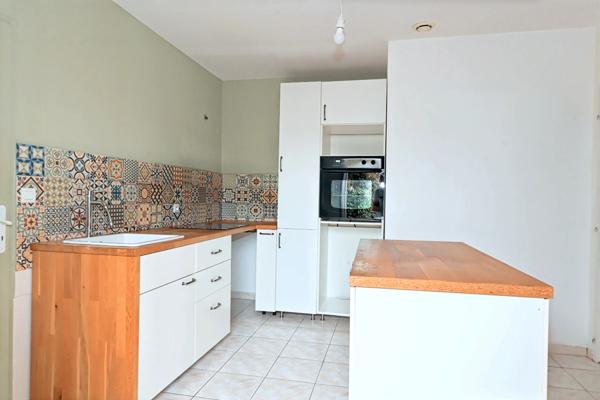 Maison 4 pièces (possibilité 5) sur Castries sur un terrain de 300 m²