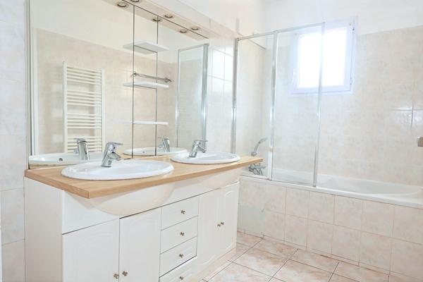 Maison 4 pièces (possibilité 5) sur Castries sur un terrain de 300 m²