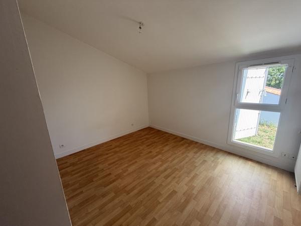 Maison à vendre 317 700 € Saint-Vivien 4 p 106 m² DPE C