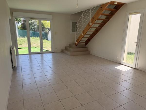 Maison à vendre 317 700 € Saint-Vivien 4 p 106 m² DPE C