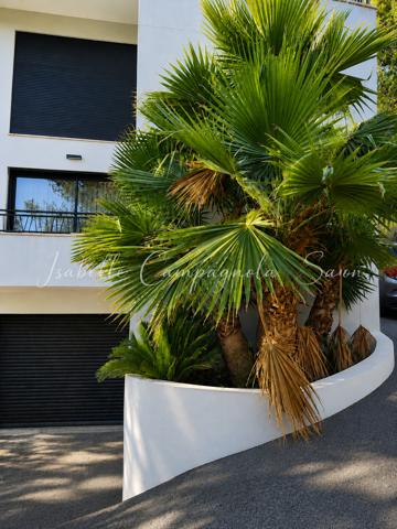 Maison
         6 pièces
        - 395 m² Bien prestige 1 890 000 € *