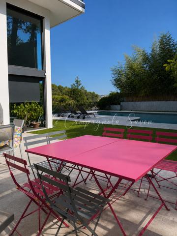 Maison
         6 pièces
        - 395 m² Bien prestige 1 890 000 € *