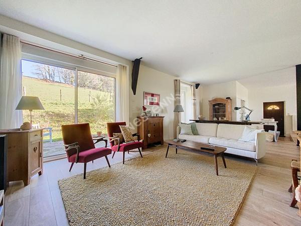 Maison de caractère en pierre avec vue magnifique à vendre - Saint Hilaire Peyroux - 3 Chambres - 1 dépendance exploitable - 1 Salle d'eau - Garage - Fosse septique conforme - Terrain piscinable