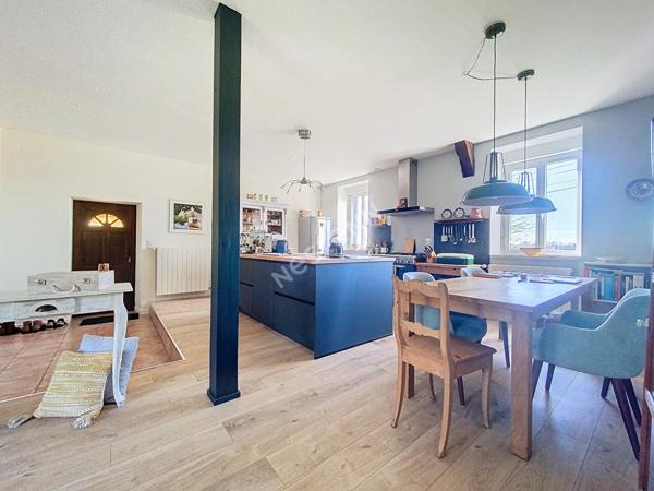 Maison de caractère en pierre avec vue magnifique à vendre - Saint Hilaire Peyroux - 3 Chambres - 1 dépendance exploitable - 1 Salle d'eau - Garage - Fosse septique conforme - Terrain piscinable