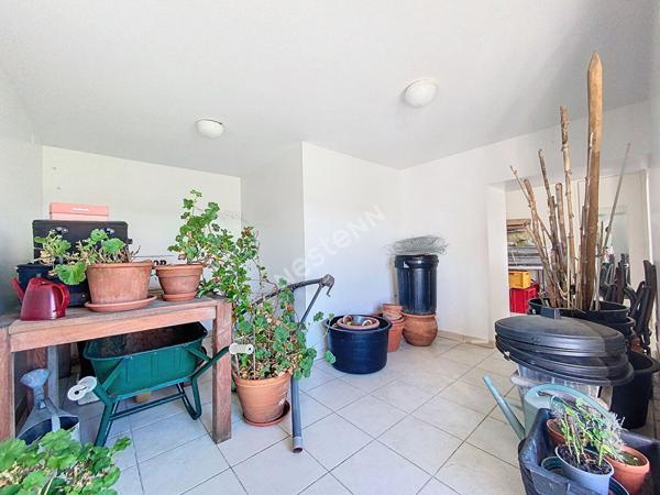 Maison de caractère en pierre avec vue magnifique à vendre - Saint Hilaire Peyroux - 3 Chambres - 1 dépendance exploitable - 1 Salle d'eau - Garage - Fosse septique conforme - Terrain piscinable