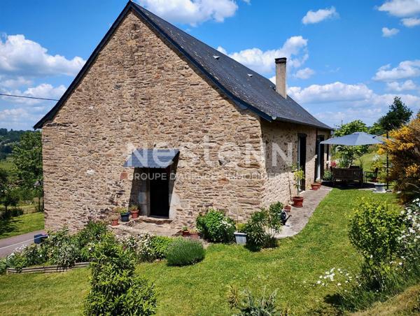 Maison de caractère en pierre avec vue magnifique à vendre - Saint Hilaire Peyroux - 3 Chambres - 1 dépendance exploitable - 1 Salle d'eau - Garage - Fosse septique conforme - Terrain piscinable