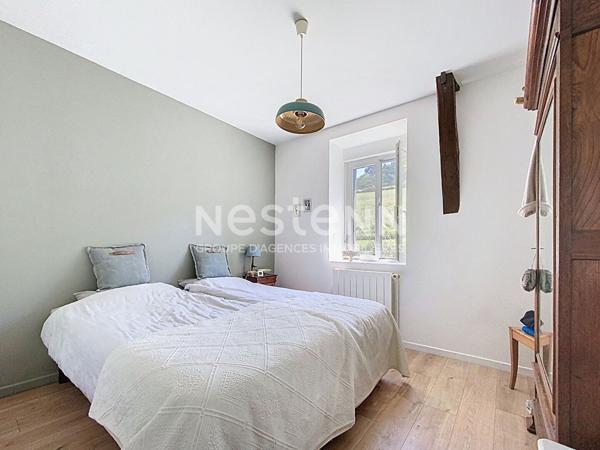 Maison de caractère en pierre avec vue magnifique à vendre - Saint Hilaire Peyroux - 3 Chambres - 1 dépendance exploitable - 1 Salle d'eau - Garage - Fosse septique conforme - Terrain piscinable