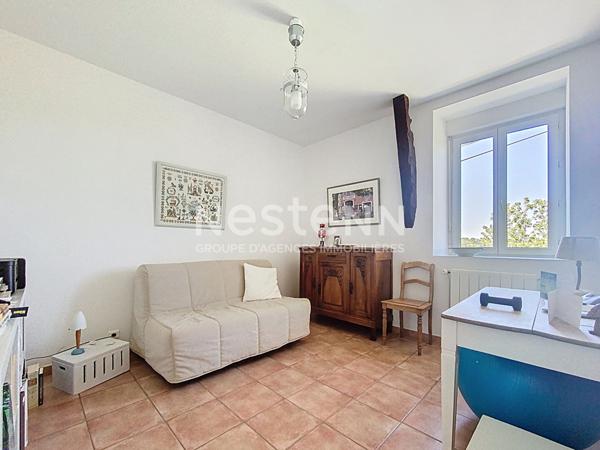 Maison de caractère en pierre avec vue magnifique à vendre - Saint Hilaire Peyroux - 3 Chambres - 1 dépendance exploitable - 1 Salle d'eau - Garage - Fosse septique conforme - Terrain piscinable