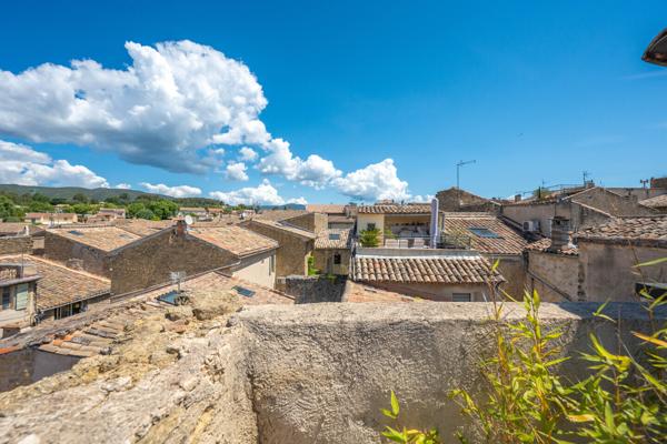 Charmante maison de village à Lauris avec terrasse et T2