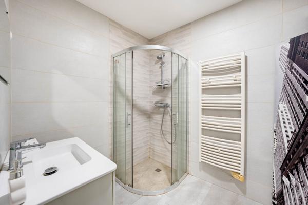 Charmante maison de village à Lauris avec terrasse et T2