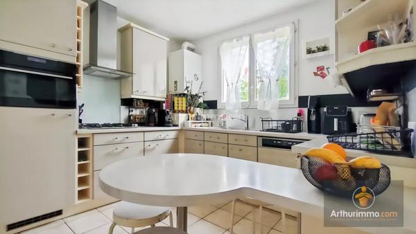 Vente                                                      Maison
                        
                     7 pièces                      120 m2                     à Bondoufle