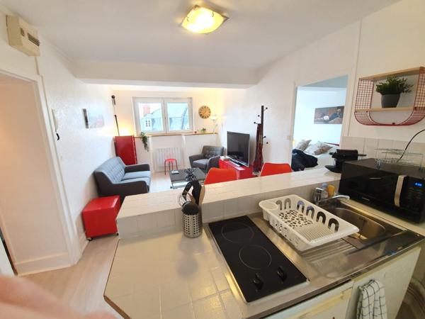 A LOUER APPARTEMENT MEUBLÉ