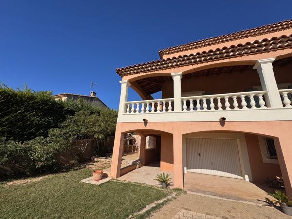 Villa avec beau potentiel de 250 m² au calme 4 chambres possibilité 5 vue imprenable.