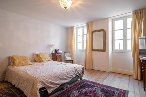 Maison de ville 8 pièces sur le plateau d'Angoulême