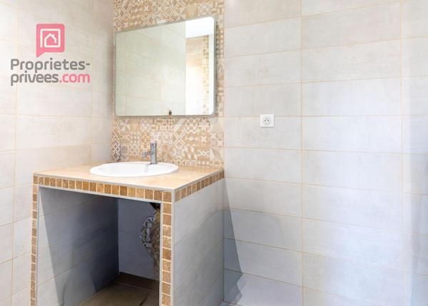 Maison de plain pieds de 103 m2 construite en  2022 à Carpentras. Terrain 302 m2