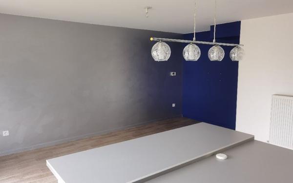 Appartement à louer    2 pièces • 65 m2 Champs-sur-Marne