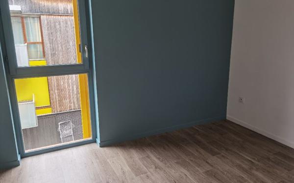 Appartement à louer    2 pièces • 65 m2 Champs-sur-Marne