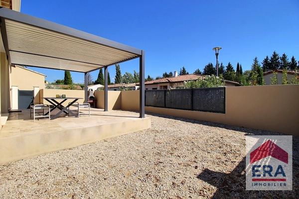 Maison de plain-pied à vendre à Carpentras - 3 chambres - Jardin - Garage - Stationnements