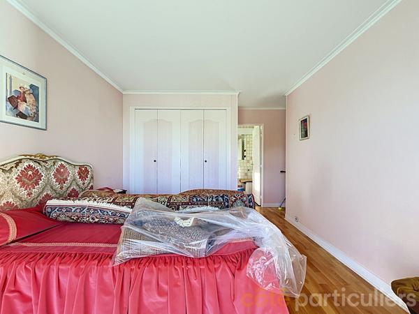 Vente
                Appartement110,55 m² - 5 Pièces -
                    SAINT MAUR DES FOSSES (94100)