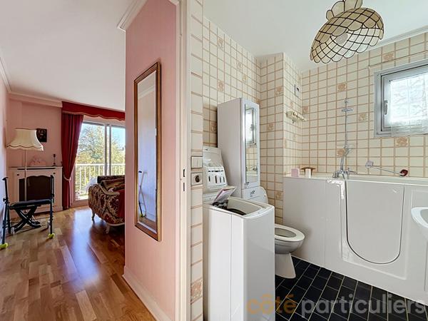 Vente
                Appartement110,55 m² - 5 Pièces -
                    SAINT MAUR DES FOSSES (94100)