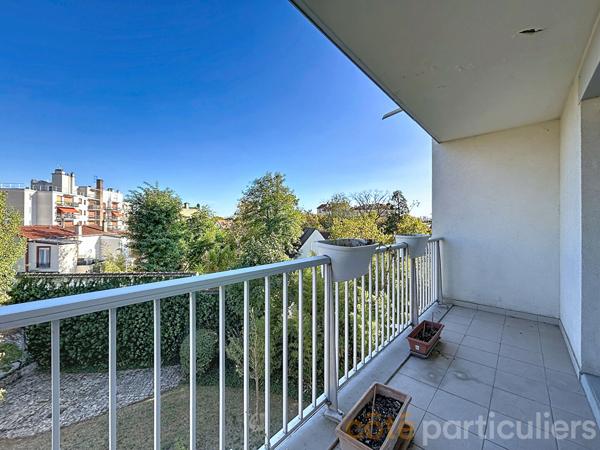 Vente
                Appartement110,55 m² - 5 Pièces -
                    SAINT MAUR DES FOSSES (94100)