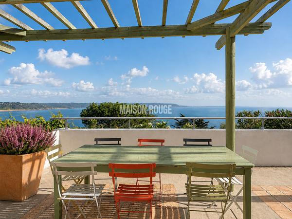 Une maison entre mer, plage et douceur de vivre.