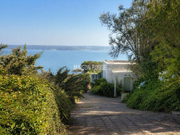 Une maison entre mer, plage et douceur de vivre.