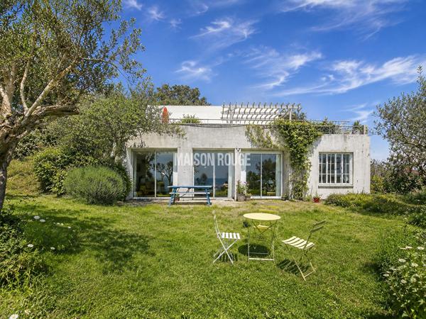 Une maison entre mer, plage et douceur de vivre.