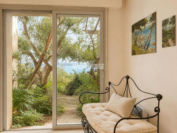 Une maison entre mer, plage et douceur de vivre.