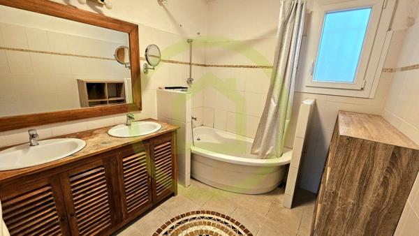 Maison et dépendances à LE CRES (34920)