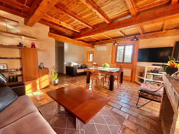 MAISON 5 pièces   - Nice Ouest  -  Au calme absolu avec vue dégagée sur les collines